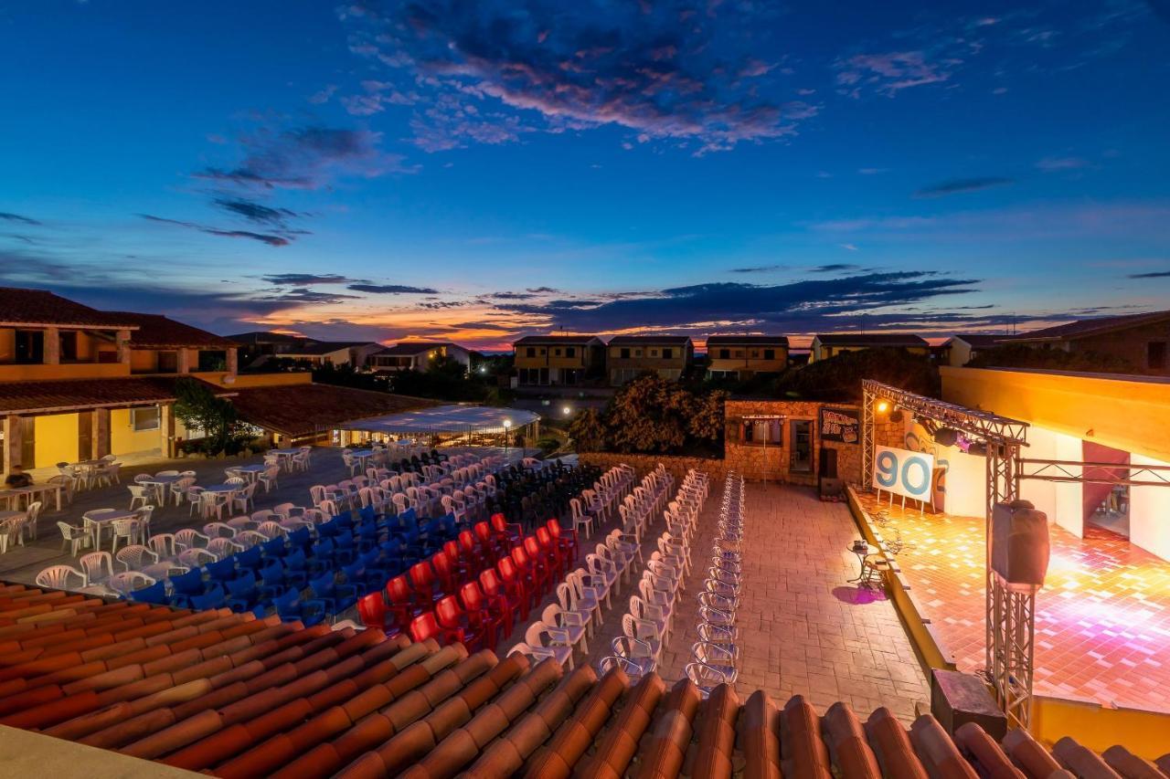 Hotel Club Baia Delle Mimose Badesi Dış mekan fotoğraf